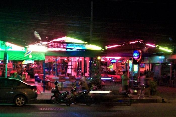 Pattaya Second Road in 2019 (Bars, Girls & More…)